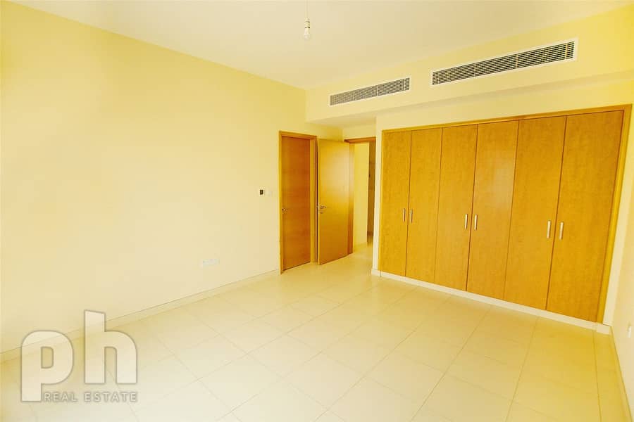 8 Type 2M | Vacant | Close to pool and park