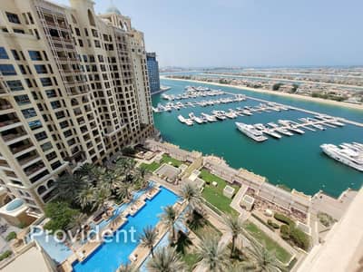 2 Bedroom Flat for Sale in Palm Jumeirah, Dubai - Amazing 2BR | Plus Maid | Pool & Marina View