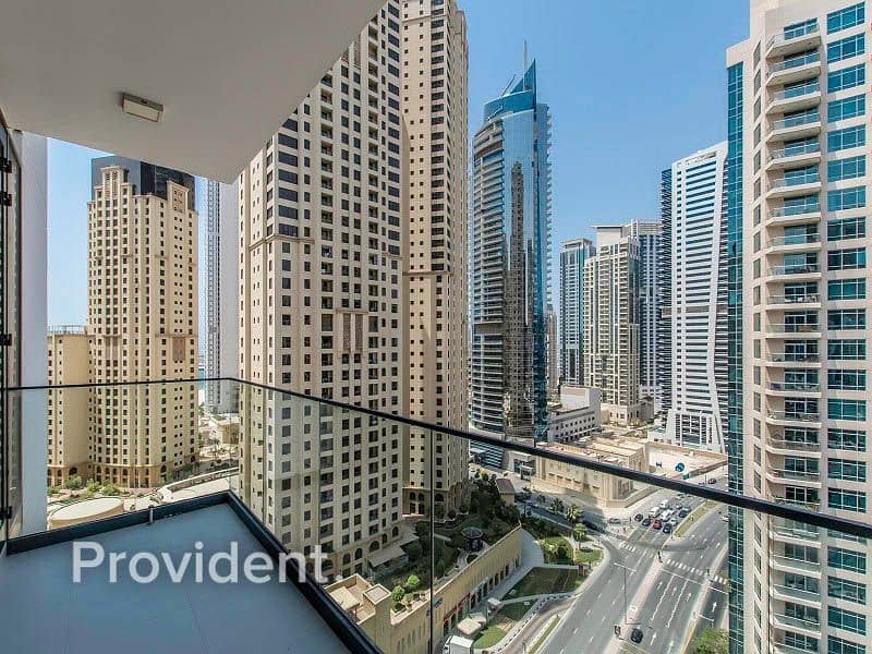 17 Exclusive | Spacious Home with Marina View