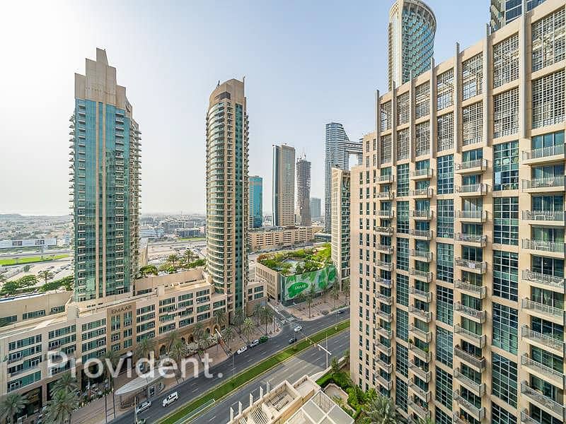 13 Burj Khalifa View | Tenanted | Study Room