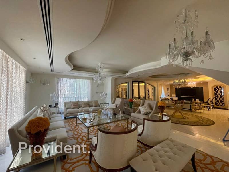 2 Exclusive | Elegantly Styled Villa | Huge
