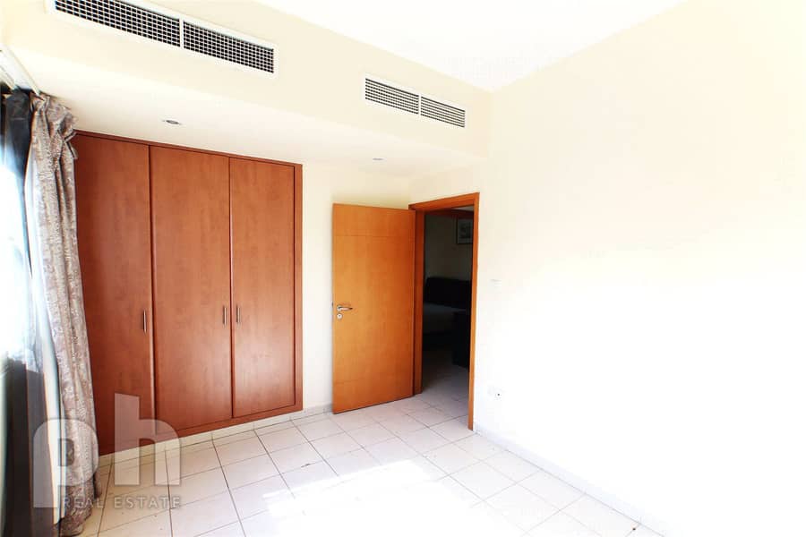 7 2 BR | 3 Bathroom | Vacant | Spacious Layout