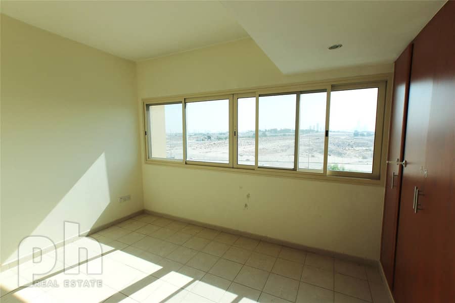 8 2 BR | 3 Bathroom | Vacant | Large Balcony