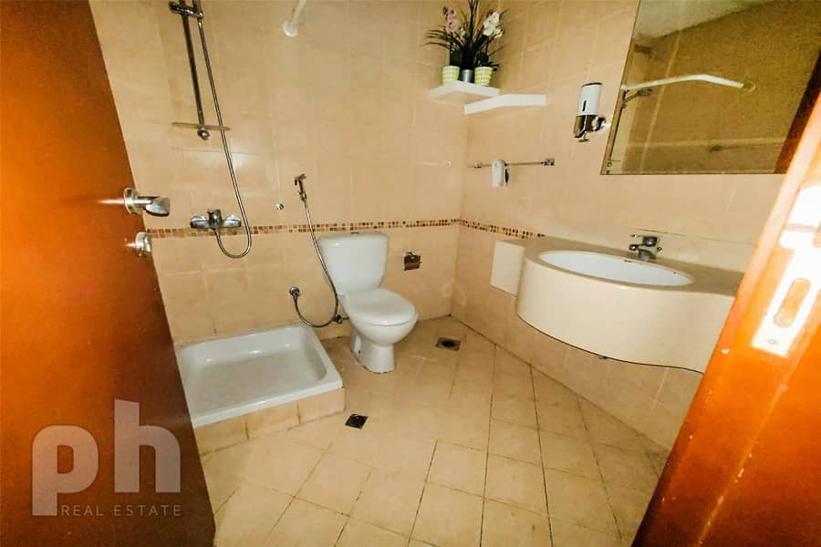 13 Fully Furnished | 2 Bed | Swimming Pool