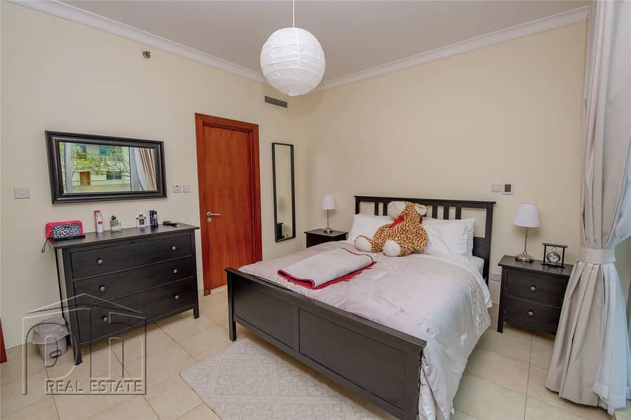 8 1 Bed | Large Layout | Golf Course Views | Immaculate Condition