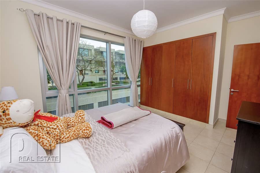 9 1 Bed | Large Layout | Golf Course Views | Immaculate Condition