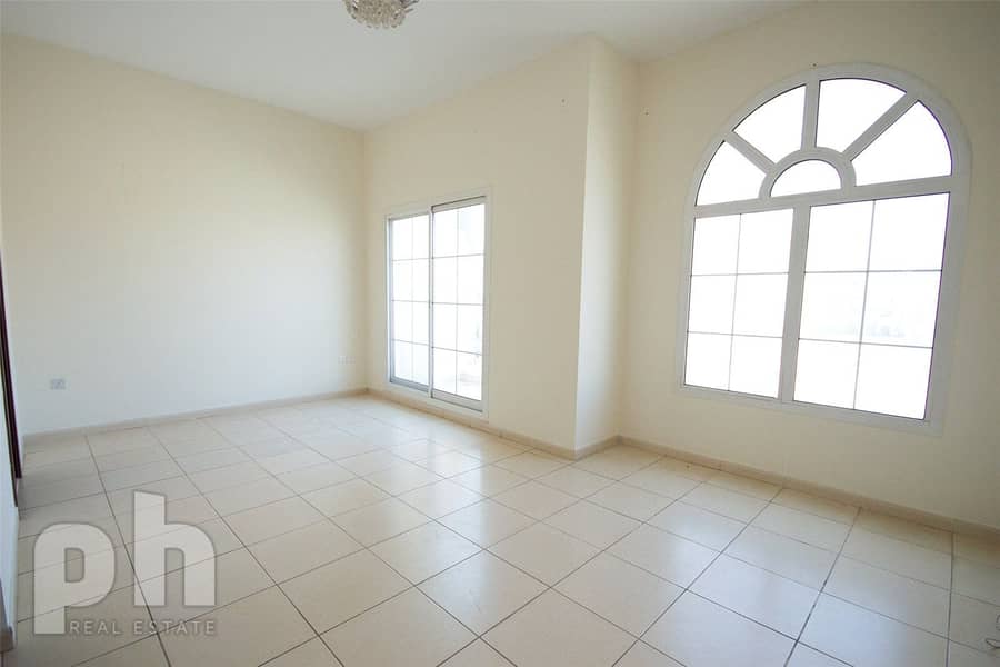 9 Large 4 Bed | Basement | Vacant | Balcony