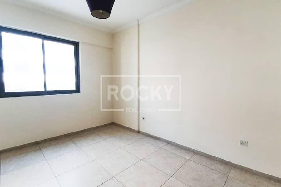 11 Good ROI|1 Bed|Lower Floor|with Laundry