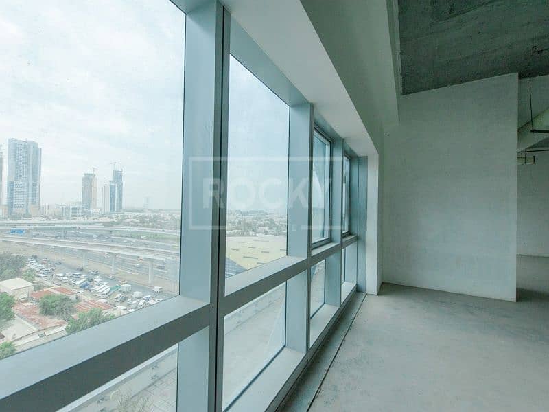 7 Full Floor with Panoramic View | High Floor | Direct Access to Metro