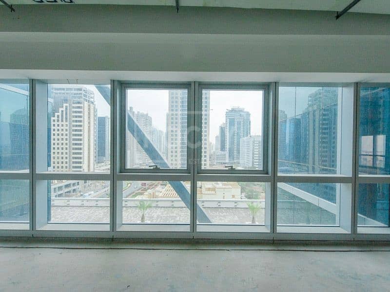 10 Full Floor with Panoramic View | High Floor | Direct Access to Metro