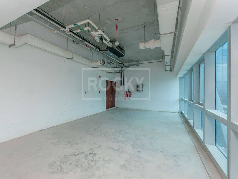 11 Full Floor with Panoramic View | High Floor | Direct Access to Metro