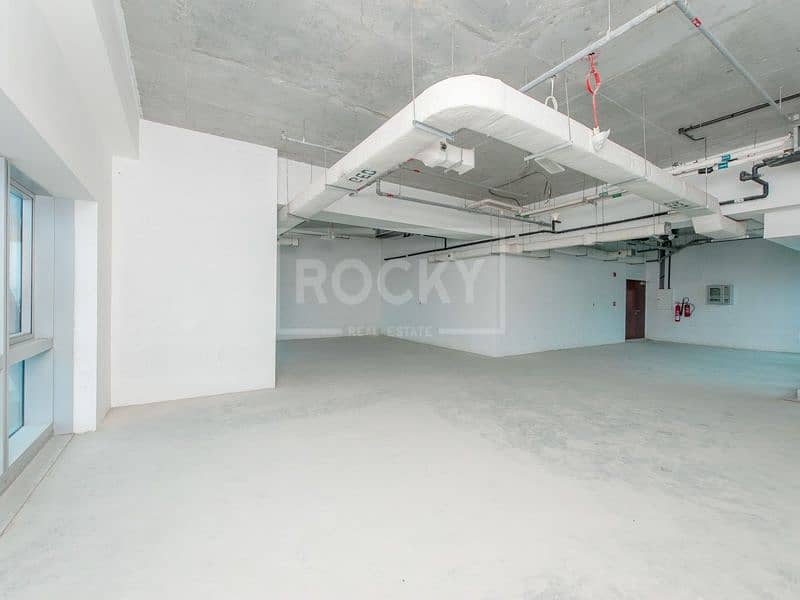 12 Full Floor with Panoramic View | High Floor | Direct Access to Metro