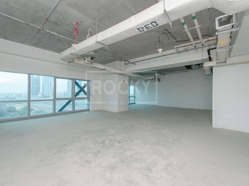 13 Full Floor with Panoramic View | High Floor | Direct Access to Metro