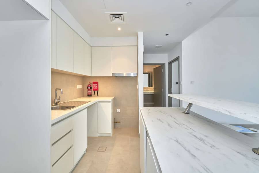 3 High-Floor | Park View | Laundry Room