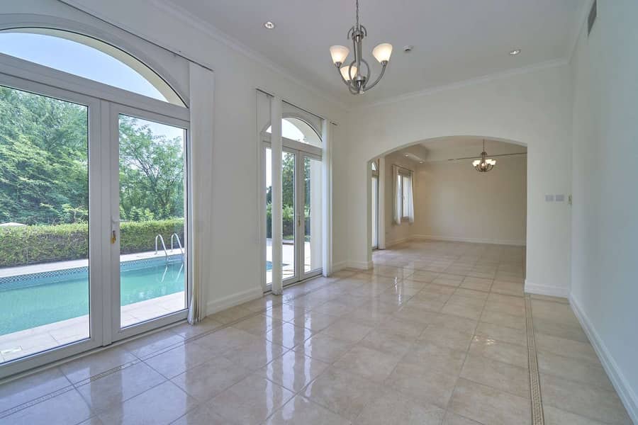 18 Lovely Family Home with Golf View and Private Pool