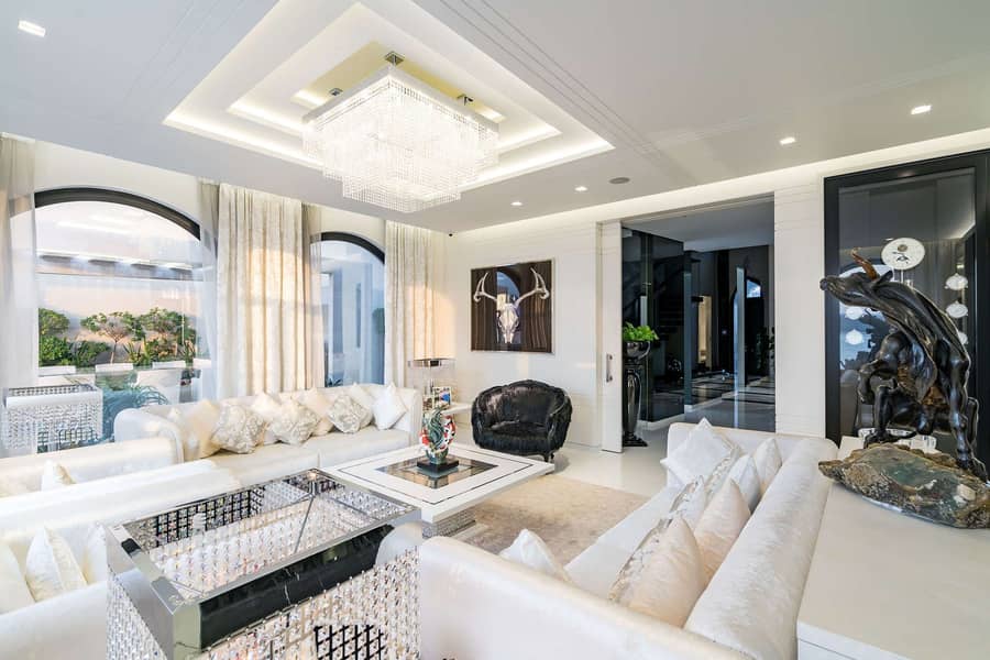 4 A Seafront Home Par Excellence on Palm Jumeirah