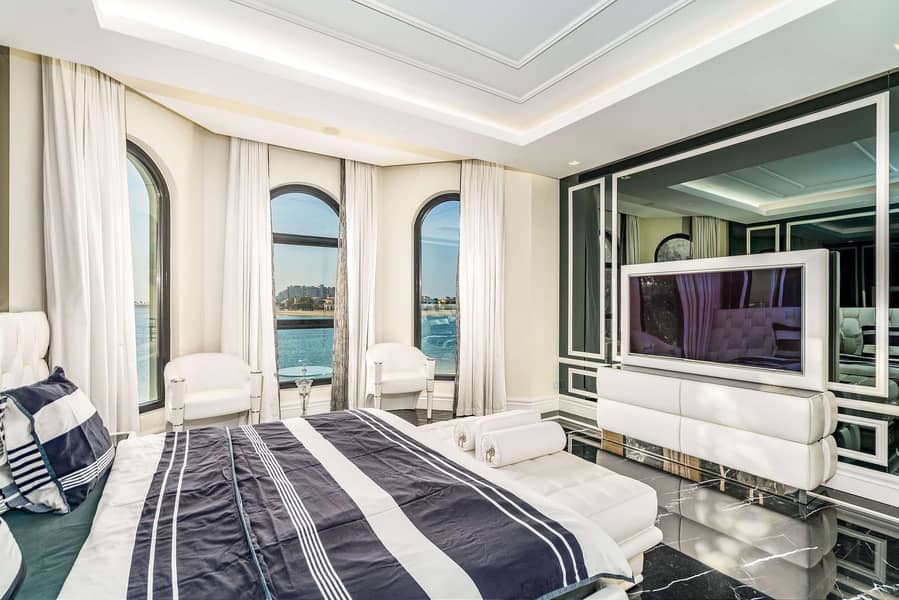 18 A Seafront Home Par Excellence on Palm Jumeirah