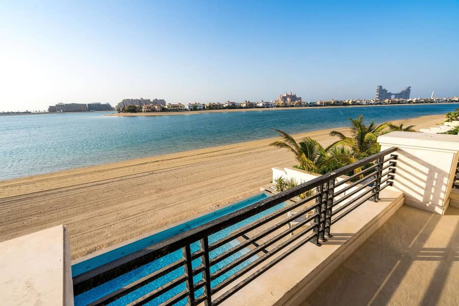 23 A Seafront Home Par Excellence on Palm Jumeirah