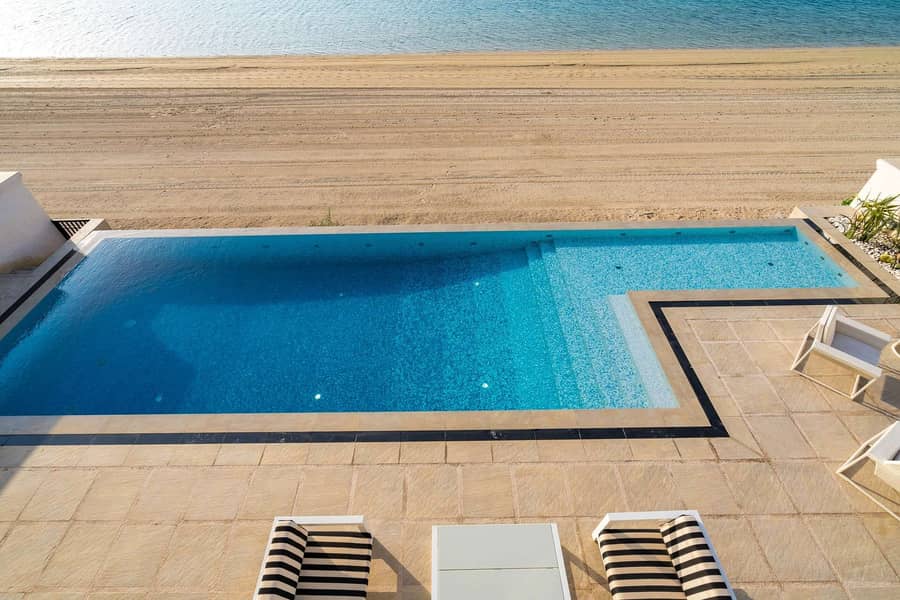 24 A Seafront Home Par Excellence on Palm Jumeirah