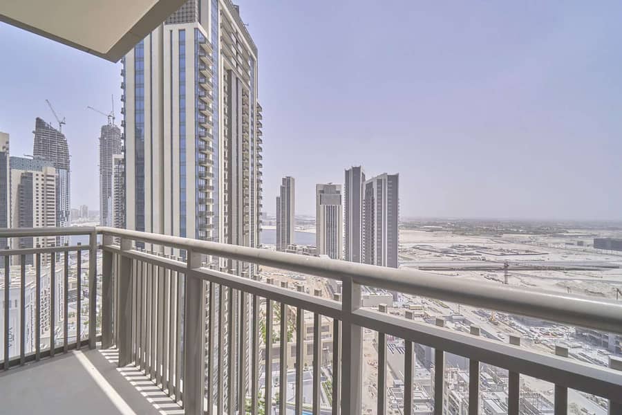 13 Stunning Apartment With Views of Downtown Dubai