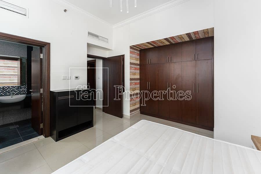 12 Fully furnished | High floor | Canal view