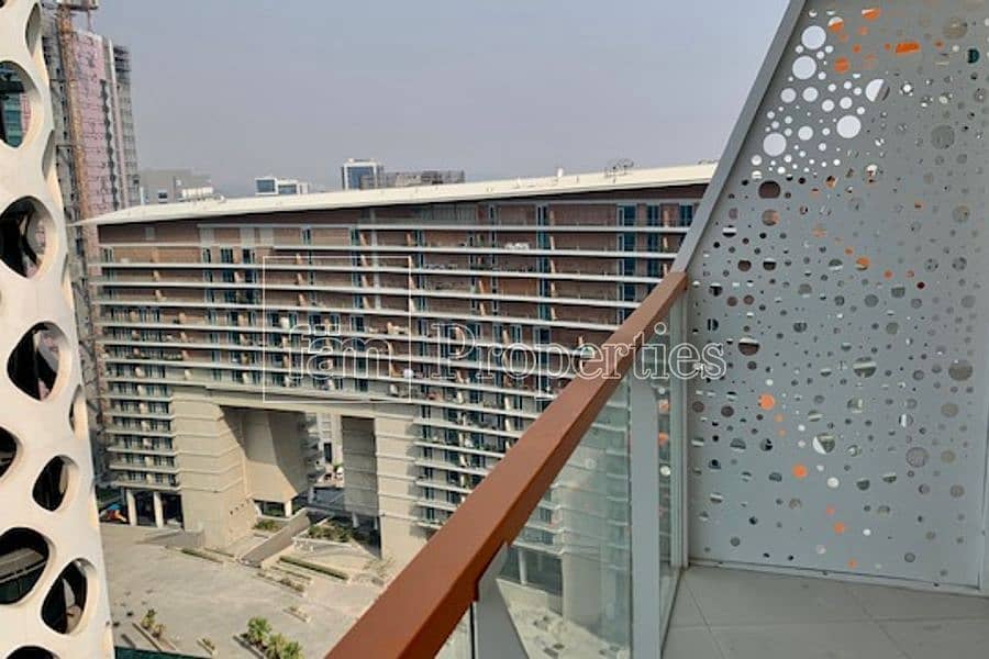 10 High Floor | Canal & Burj Views | Bright Apartment