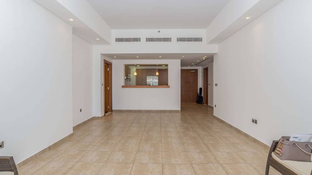 4 Vacant Sea Facing Apt with Direct Access to Nakheel Mall