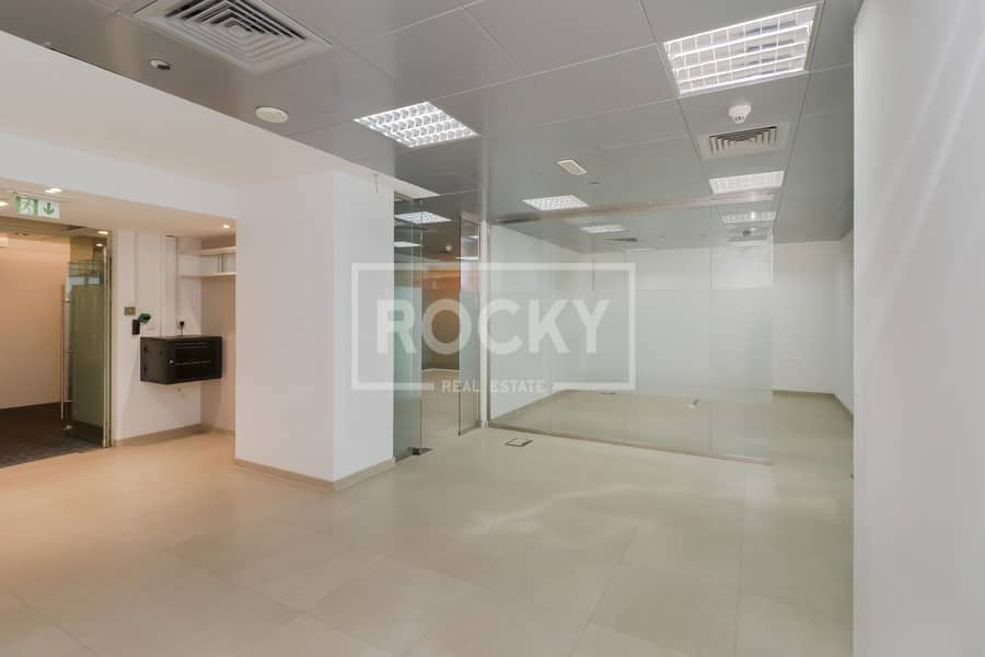 3 Combined Office | With pantry | Spacious