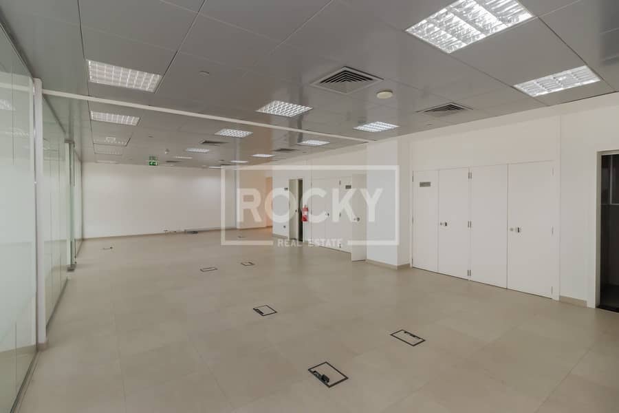 8 Combined Office | With pantry | Spacious