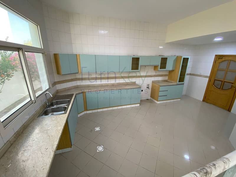 4 Four BedRoom Villa With Garden In Safa2