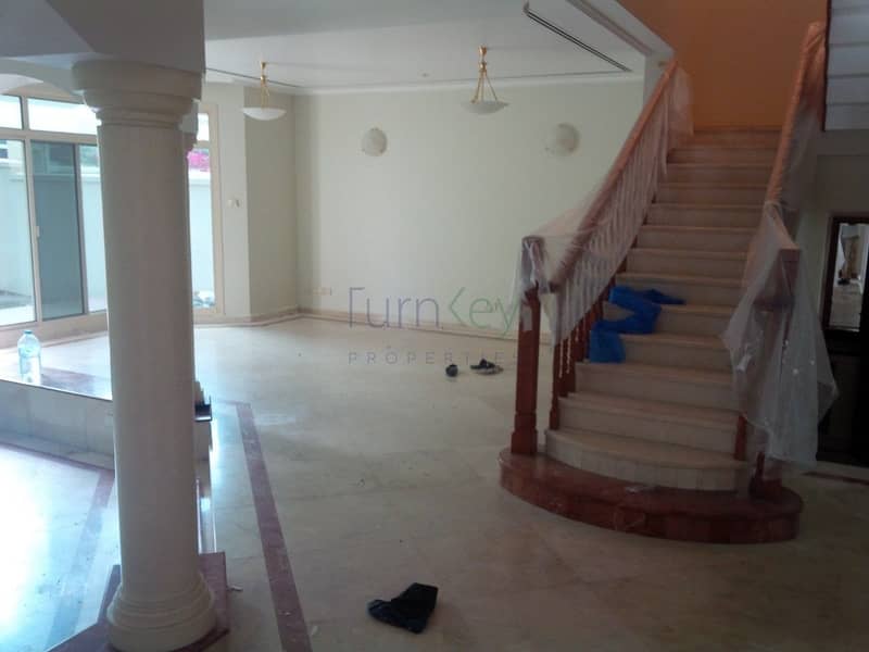 4 4 Bedroom Villa in Umm Suqeim With Facilities
