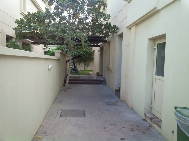9 4 Bedroom Villa in Umm Suqeim With Facilities