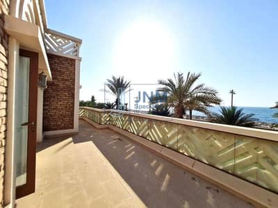6 Bedroom Villa for Sale in Palm Jumeirah, Dubai - Luxurious Villa With Full Sea View  | A House Of Dreams !