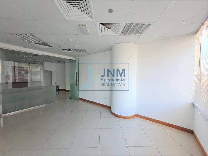 4 Fitted Office Space with 5 Partitions | Low Floor