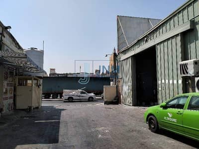 مستودع  للايجار في القوز، دبي - warehouse for rent 2300sqft plus tax in al quoz 04