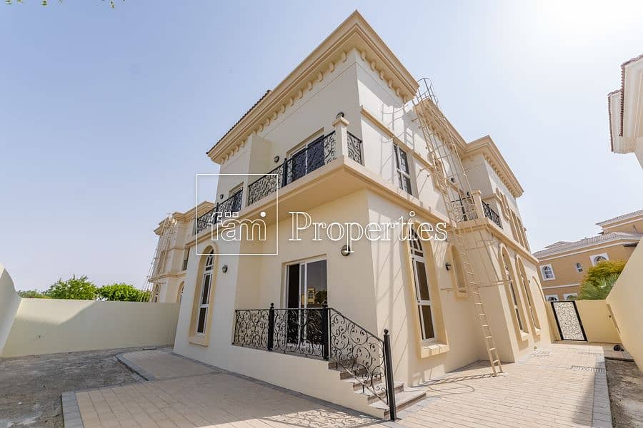 Gorgeous 5BR Villa | Near Mosque & Park!