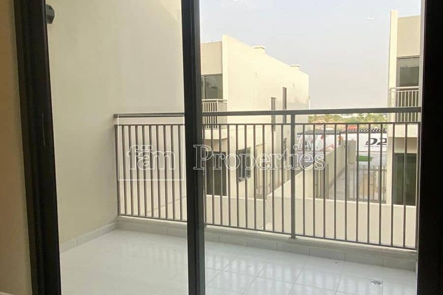 Urgent sale!Townhouse in Zinnia fully furnished