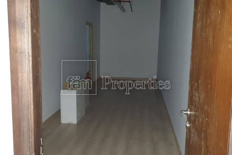 5 Office located walking in Metro station