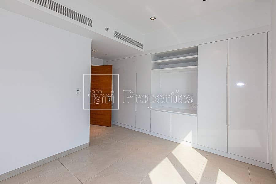 19 Fitted Kitchen | New 3BR Apt | Burj view | Vacant