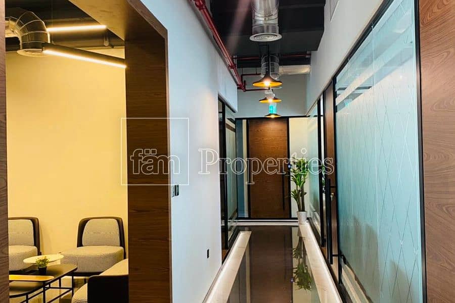 26 Prestigious office unit with high-end amenities