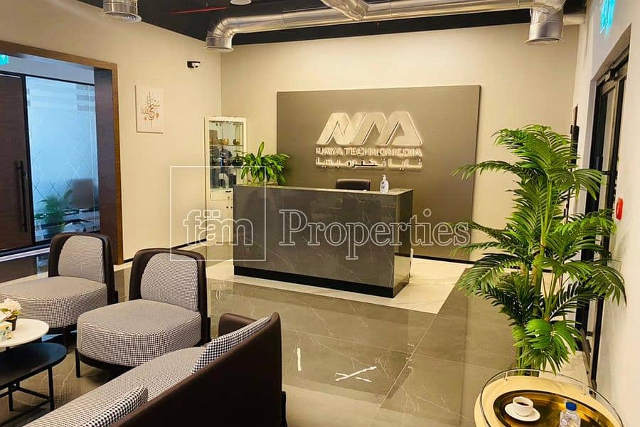 30 Prestigious office unit with high-end amenities