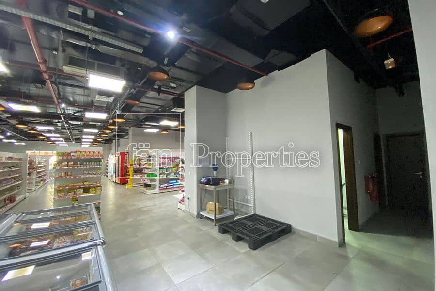 16 Burj Khalifa view retail shop for rent