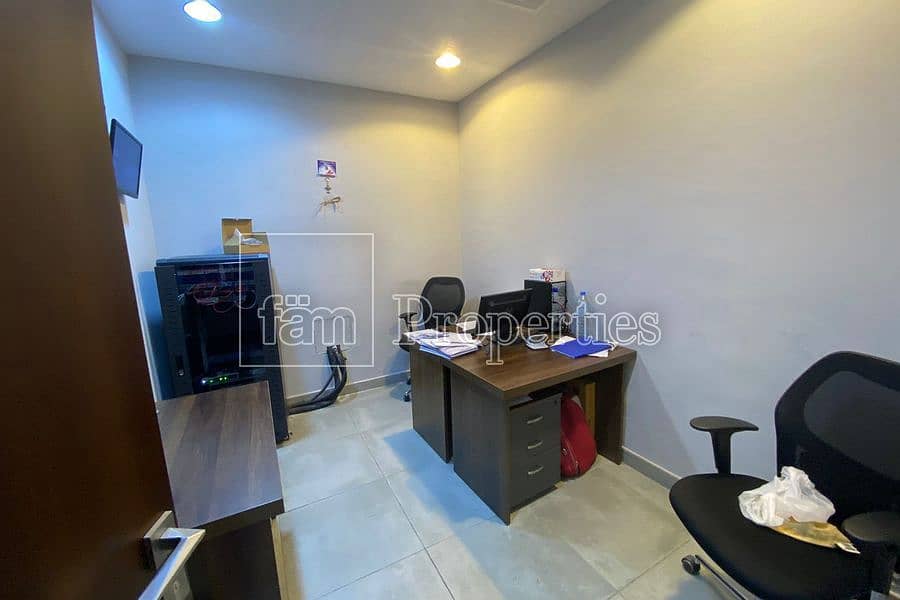 19 Burj Khalifa view retail shop for rent