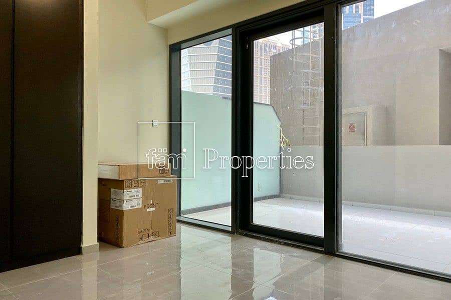 18 Mid Floor | Facing SZR | Canal View