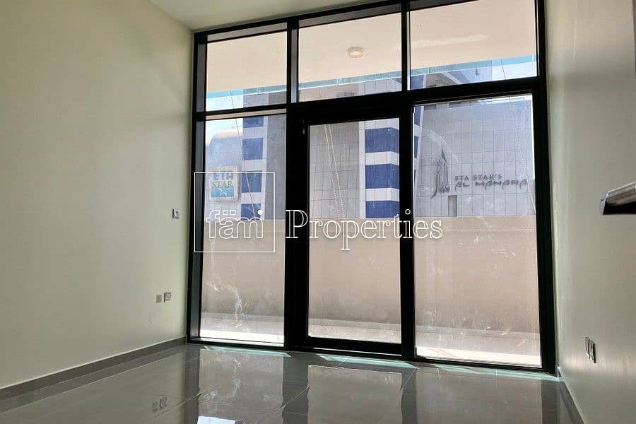 23 Mid Floor | Facing SZR | Canal View