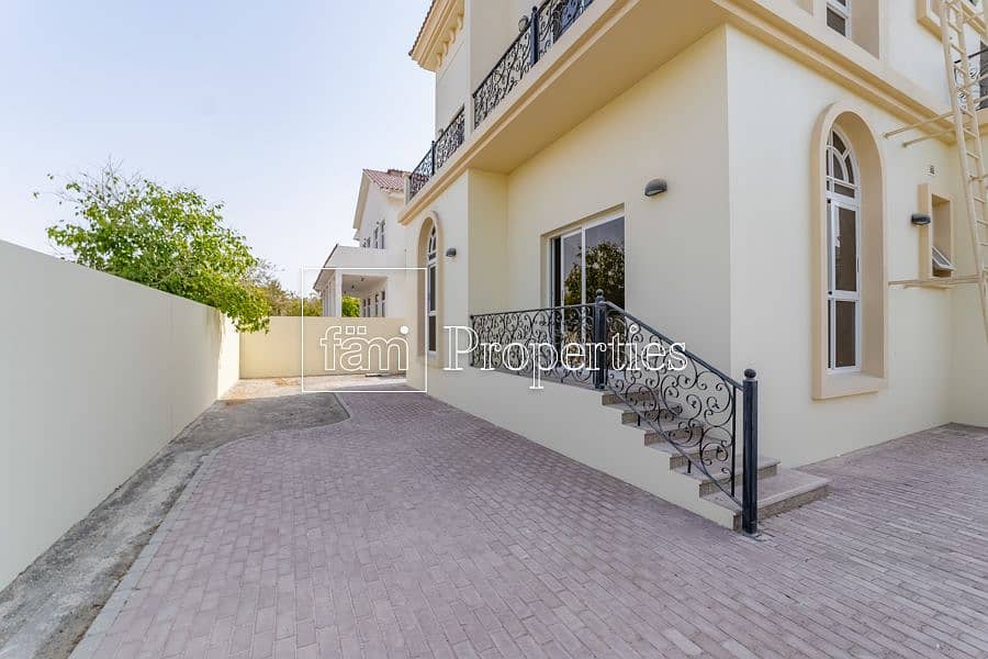 Walk to GEMS School|4BR Custom| 2 Majlis