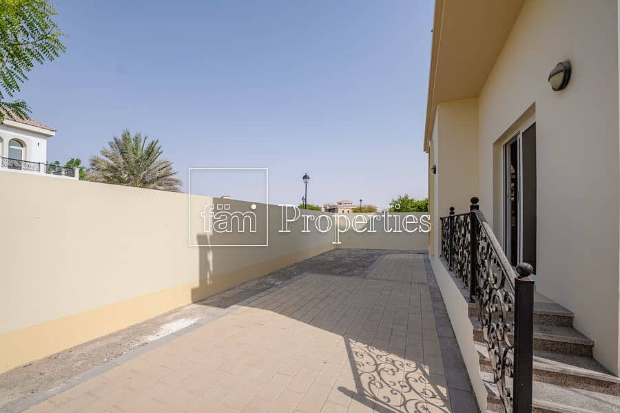 10 Walk to GEMS School|4BR Custom| 2 Majlis