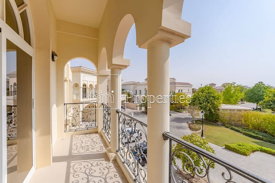 17 Walk to GEMS School|4BR Custom| 2 Majlis