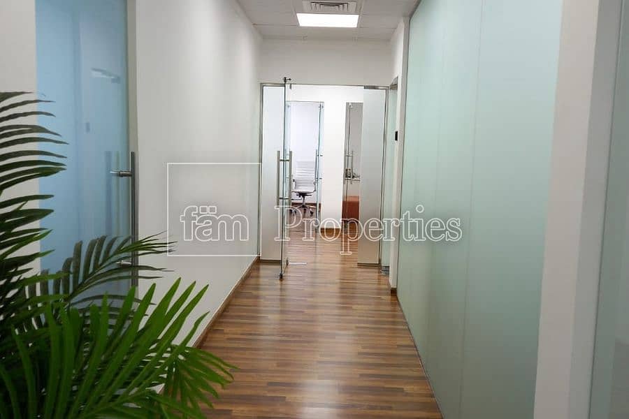 3 Tenanted furinished office with Sheikh Zayed view