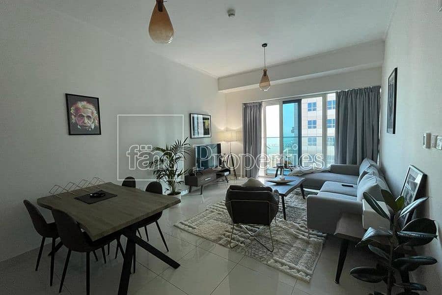 2 Central location with sea view| High Floor